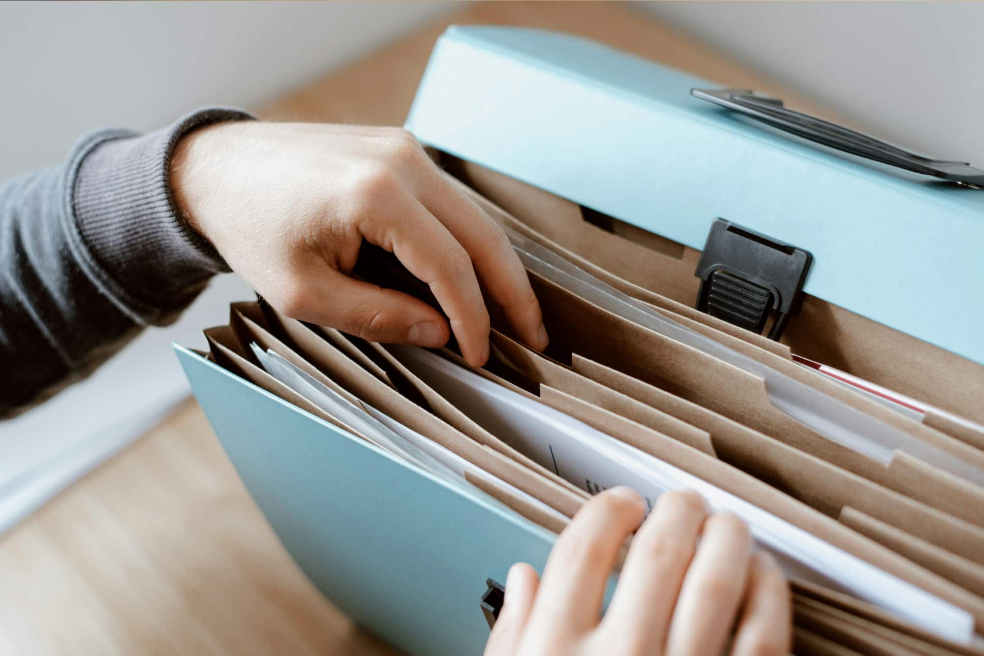 A Washington process server delivers key legal documents such as summonses, complaints, and court motions in civil cases.