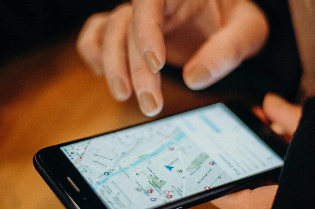 Process server using a mobile app that automatically logs GPS coordinates at a service location.